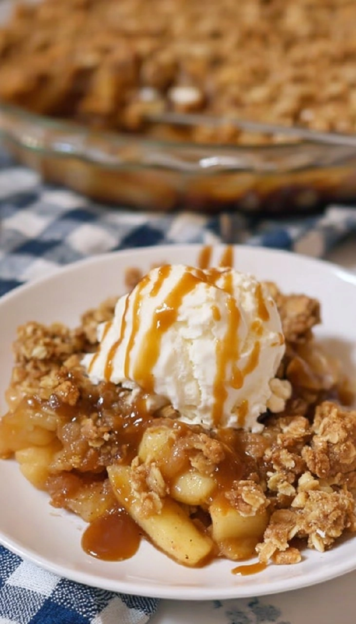 Caramel Apple Crisp with Crunchy Oat Topping